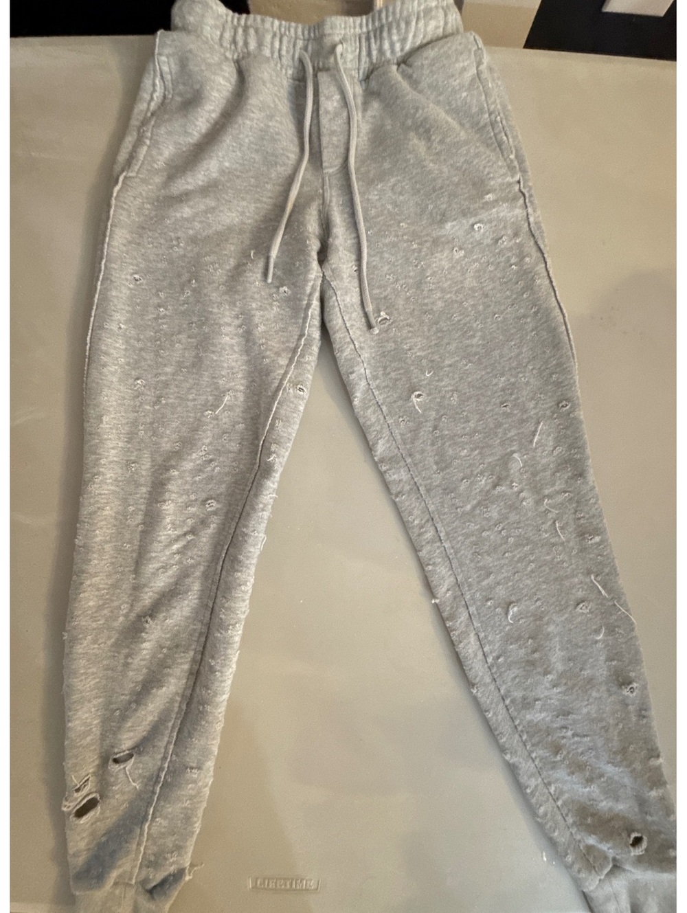 Alo women’s distressed sweatpants size XS